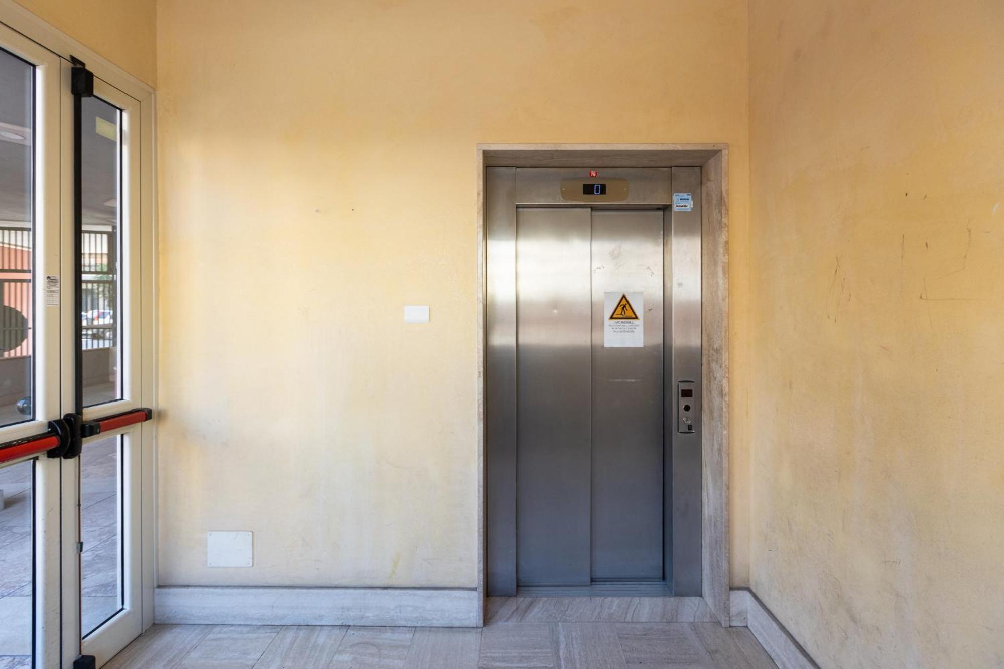 Fior Di Loto Central Cagliari Exterior foto
